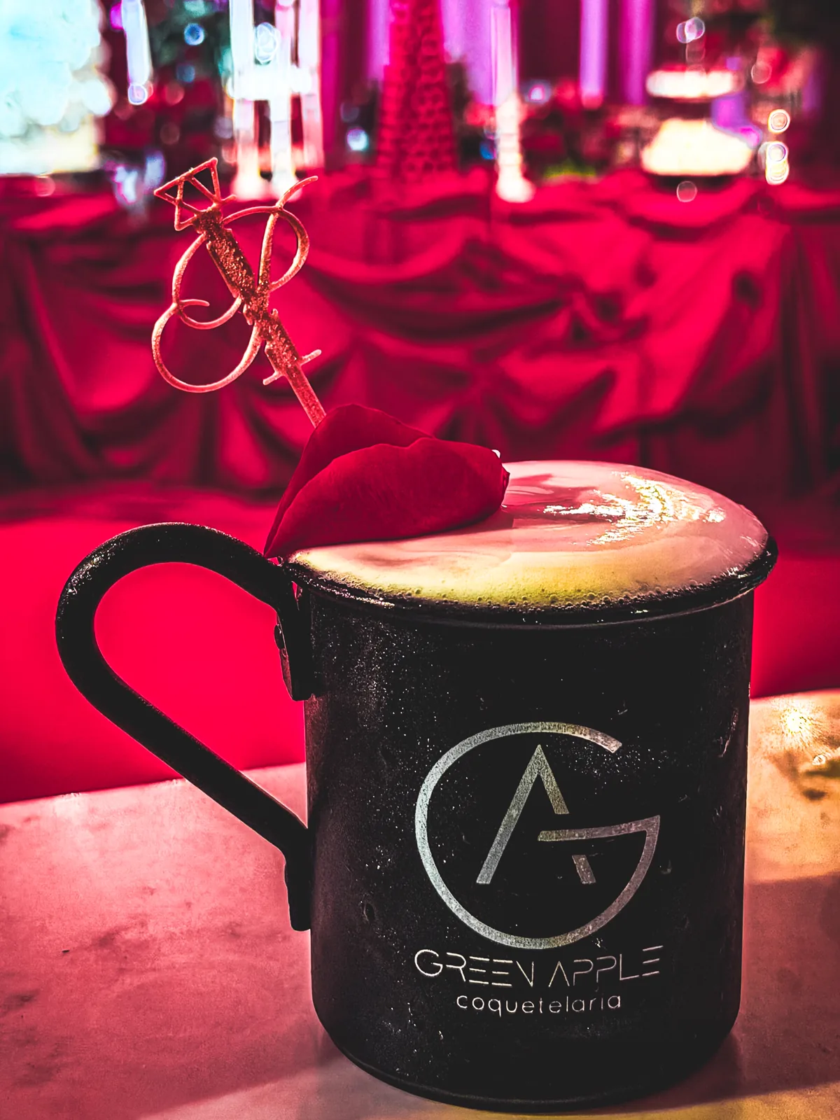 Caneca personalizada com o logo Green Apple